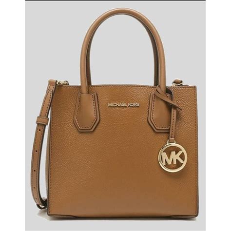 pic michael kors pebble leather crossbody|Michael Kors mercer best badger.